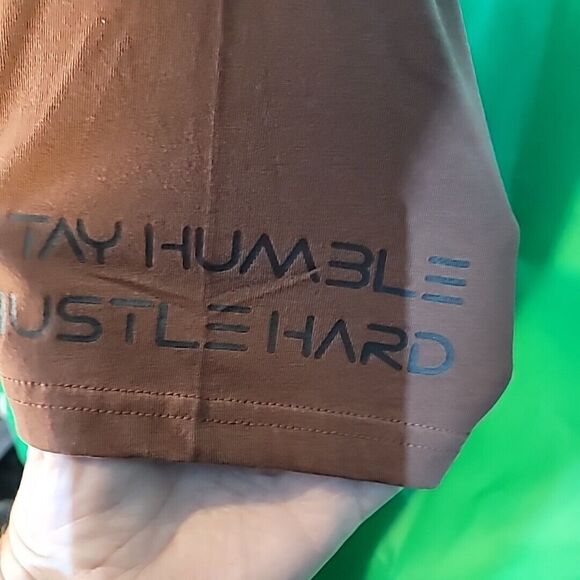 NWT TRIUMPH TRAGEDY STAY HUMBLE HUSTLE HARD TSHIRT BROWN MED - Picture 6 of 10